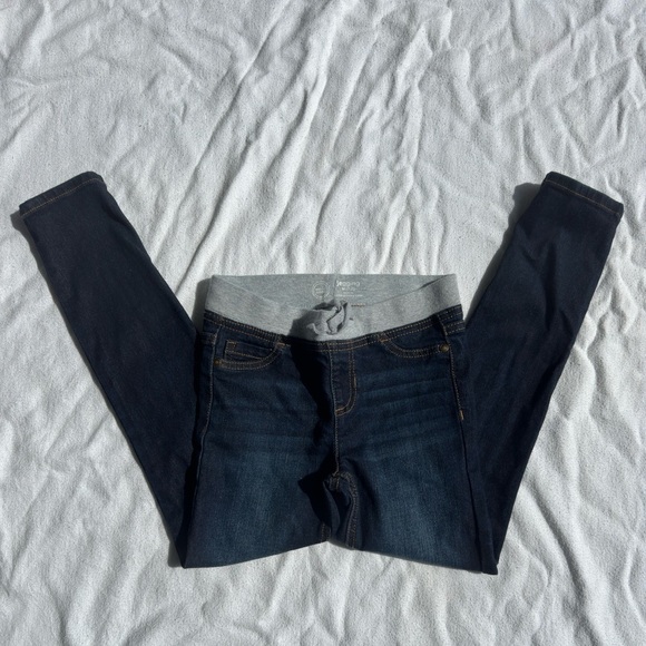 Dark Wash Jeggings | Big Girls 7/8 | Adjustable Waistband - Picture 3 of 4